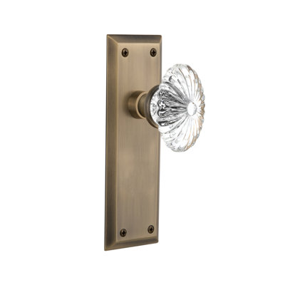New York Plate with Oval Fluted Crystal Door Knob