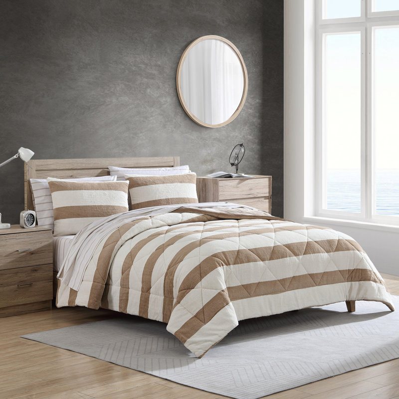 Ensemble d'édredon réversible en peluche Nautica Lawndale, Édredon pour très grand lit + 2 taies décorativ, Rayures brunes