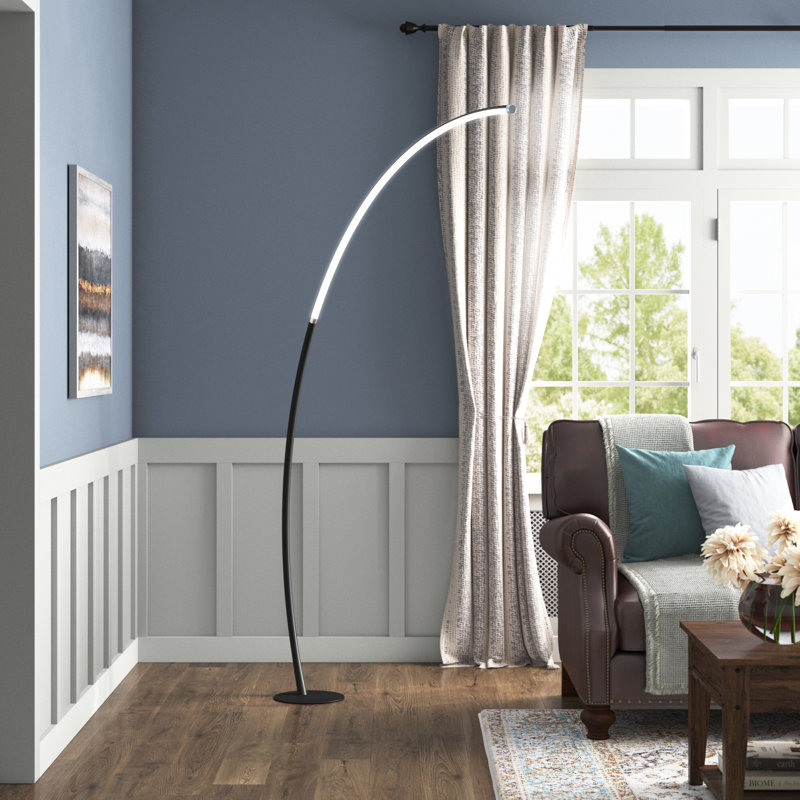 Lampe sur pied arquée à DEL 80 po Spataro, Noir