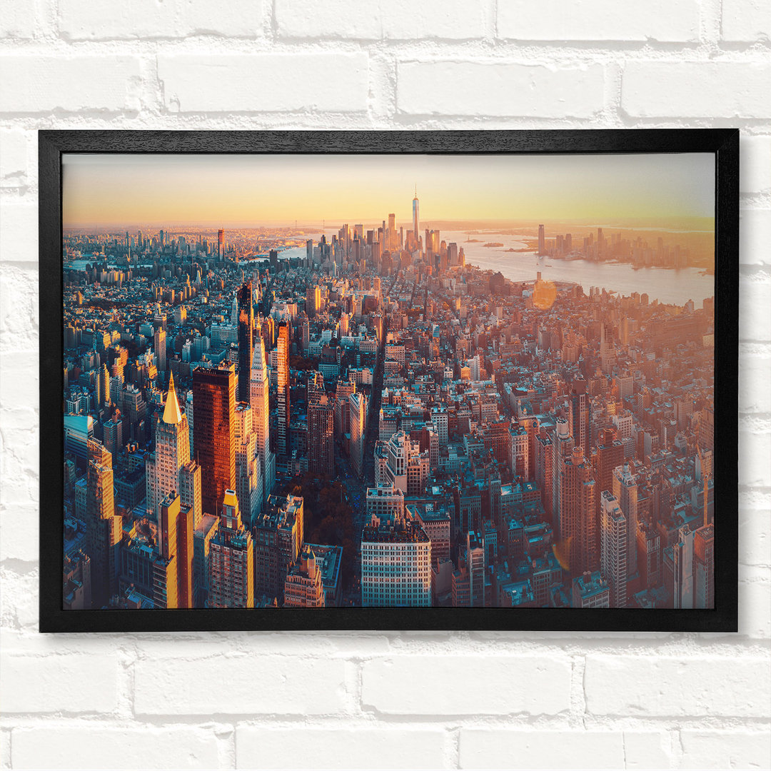 Aerial City Sunset Dream - Closed Corner Frame Kunstdruck auf Holz