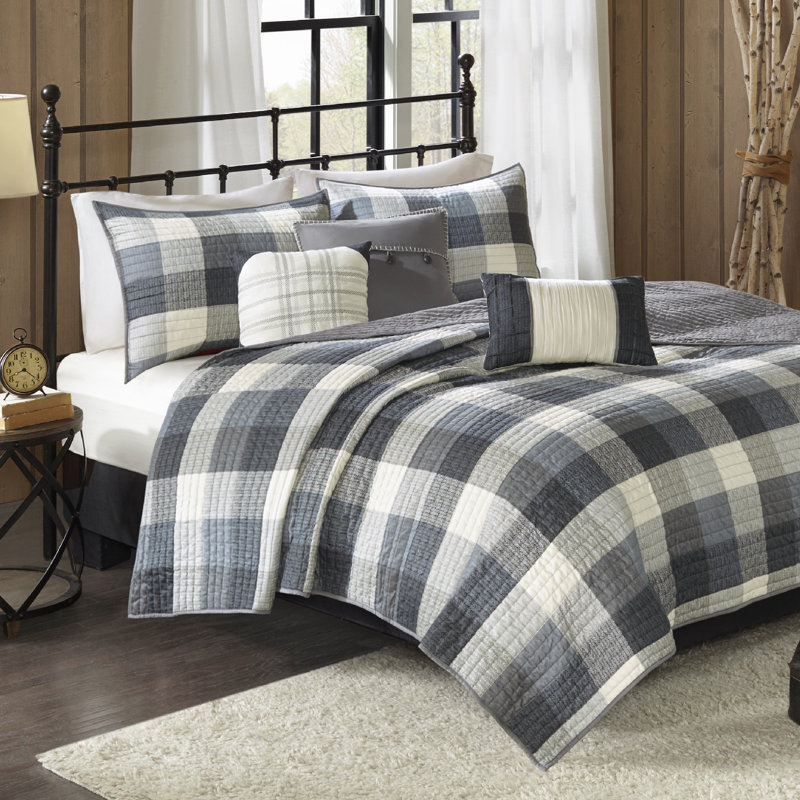 Ridge 6 Piece Printed Herringbone Quilt Set with Throw Pillows, Full/Queen Coverlet+2 Standard Sham+3 Throw Pillow, Gray