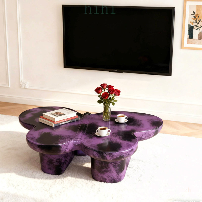 Table basse en fibre de verre en forme de papillon avec placage en bois de bouleau et finition noire, parfaite pour les salons modernes