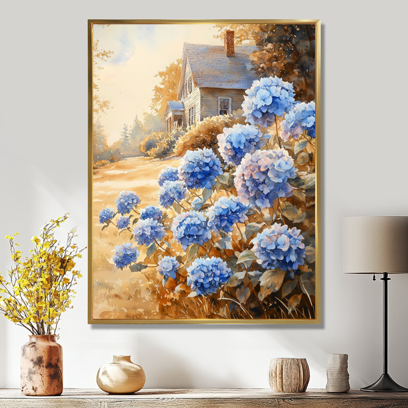 Hortensias par The Old Farmhouse - Hydrangea, art mural, H 32 po x l 24 po, Reproduction avec cadre flottant, Doré
