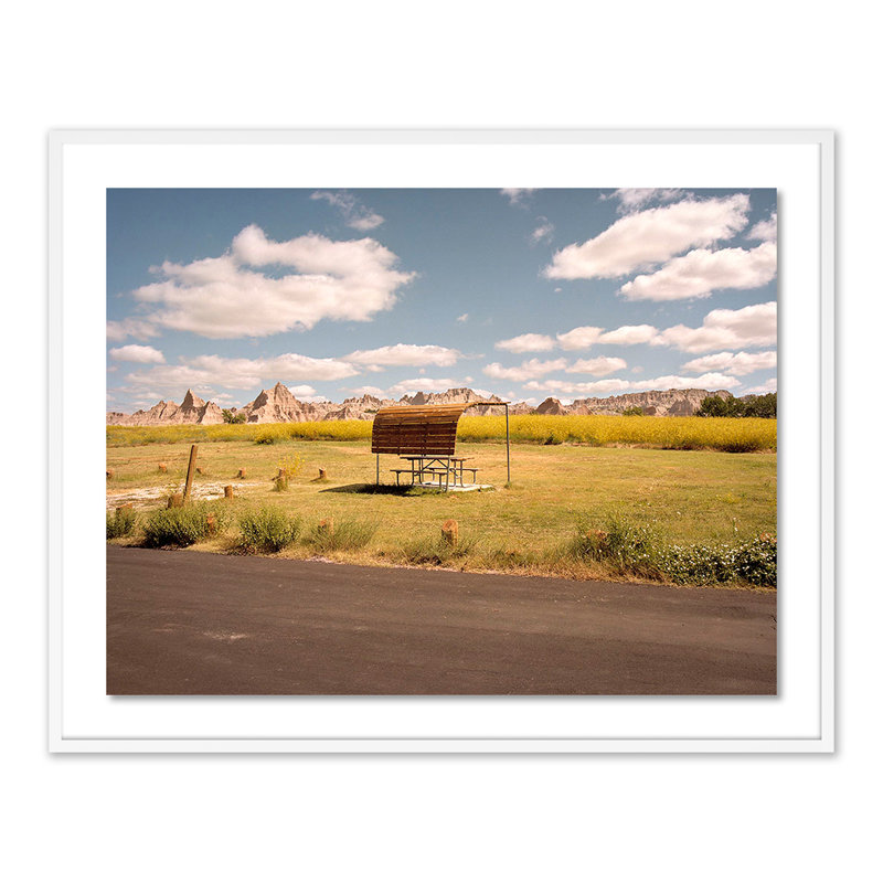 «Badlands SD» par Ryann Ford - reproduction de photo sur papier encadrée, H 38 po x l 48 po x P 2,5 po, Blanc