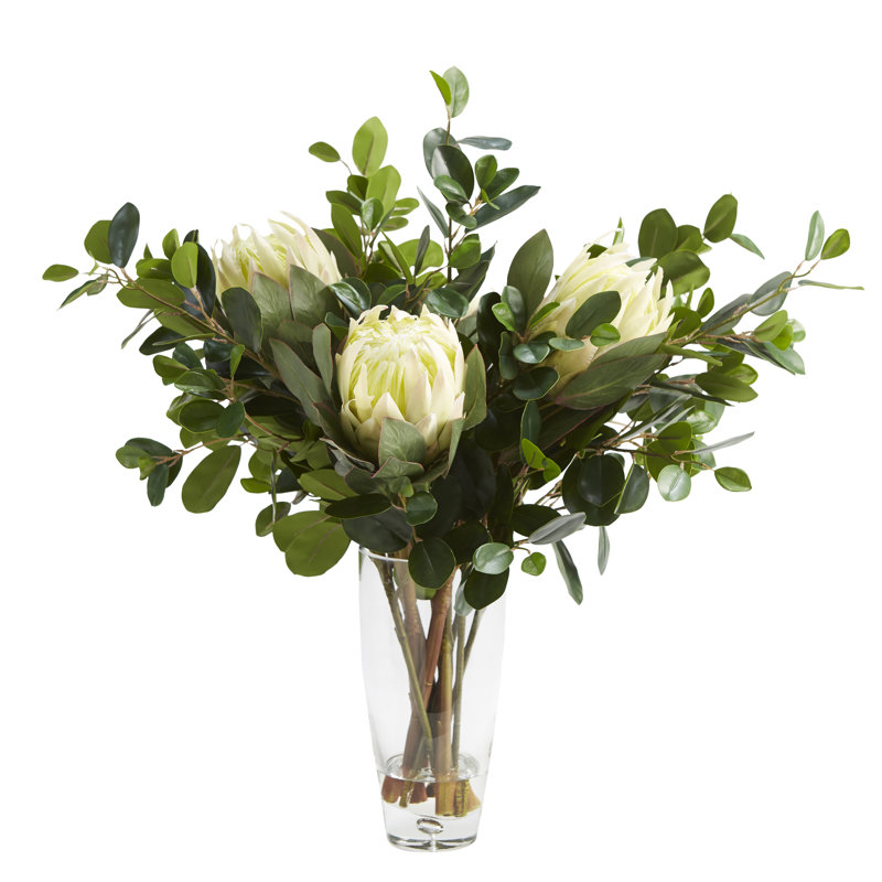 Fleur artificielle mélangée dans un vase