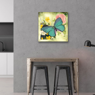 «Butterfly Visions With Bleed» par Jean Plout, art mural en verre acrylique, 24 po x 24 po