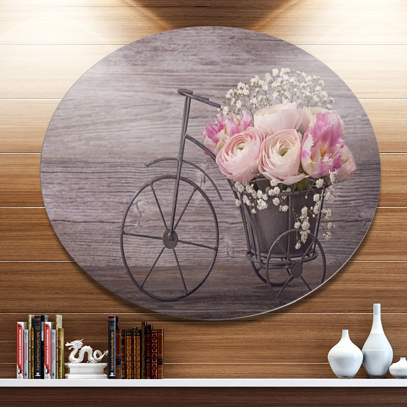 «Ranunculus Flowers on Bicycle», photographie, H 23 po x l 23 po x P 1 po, Métal