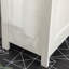 Commode de salle de bain antique blanche, sur pied, sous le lavabo, tablette réglable, armoire moderne à deux portes, portes,