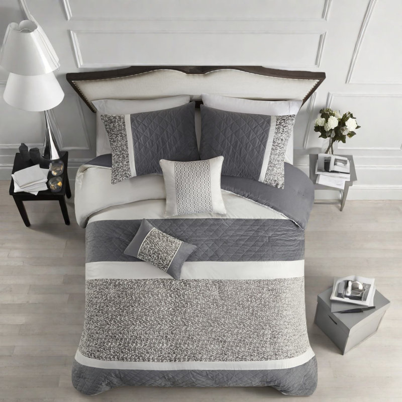 Luxurious Bedding Sets With Textured Jacquard, Polyester Comfort, King Size