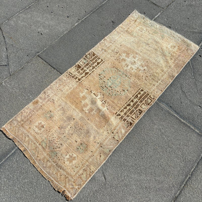 Vintage Beige Turkish Oushak Rug: Small Anatolian Oriental Accent for Indoor Spaces