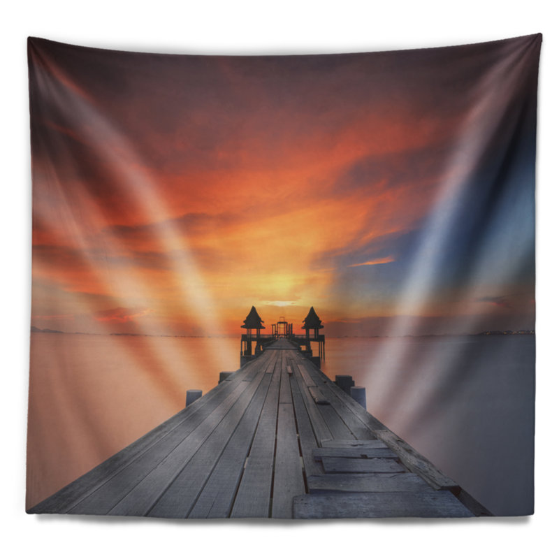 Tapisserie pont en bois directement dans la mer, H 32 po x l 39 po