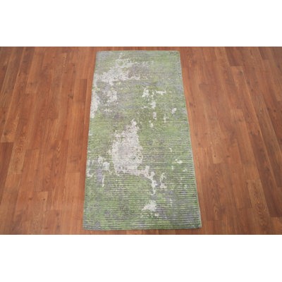 Tapis vert serein abstrait 2x4 pour espaces modernes