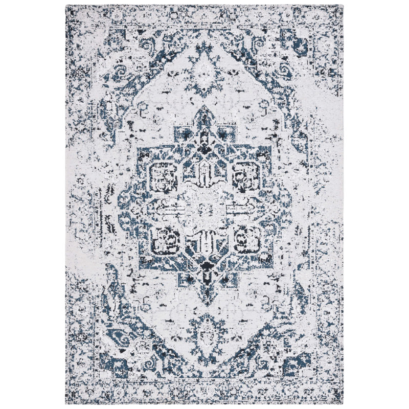 Hunnicutt Oriental Area Rug in Ivory/Blue, Rectangle 2' x 5'