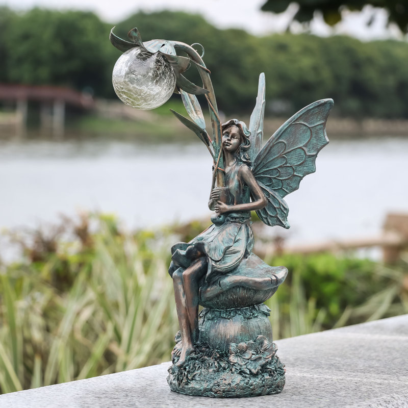 Statues de jardin féeriques en résine 13,8 "avec lumière solaire boule de verre