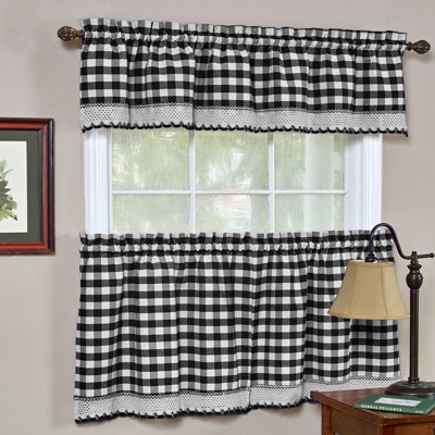 Bellair Plaid Tailored Kitchen Curtain