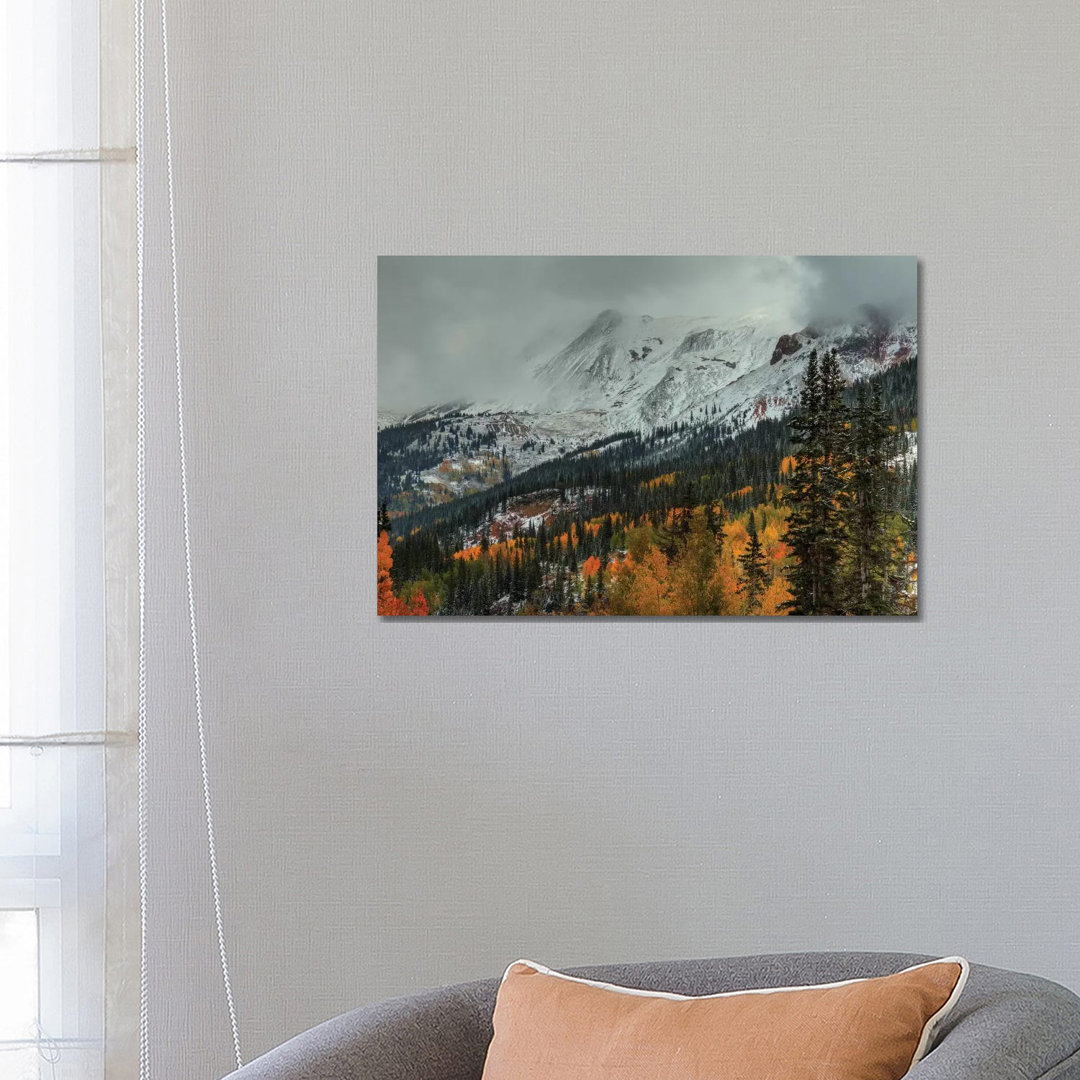 Dunkler Sturm über dem Red Mountain Pass von Bill Sherrell - Galerie-verpackte Leinwand Giclée auf Leinwand