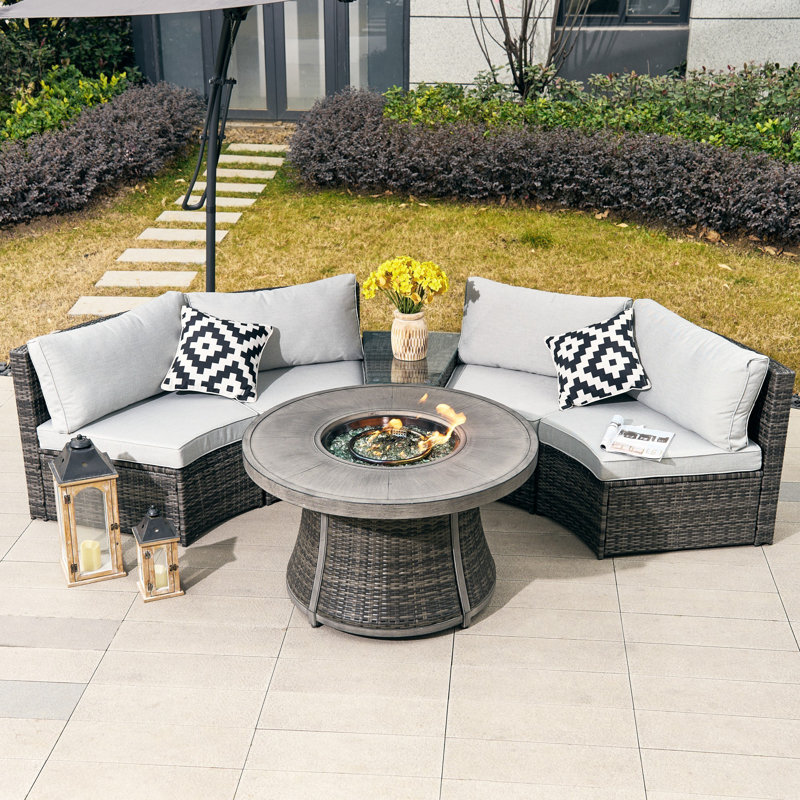 4 - Person Round Outdoor Dining Set With Cushions