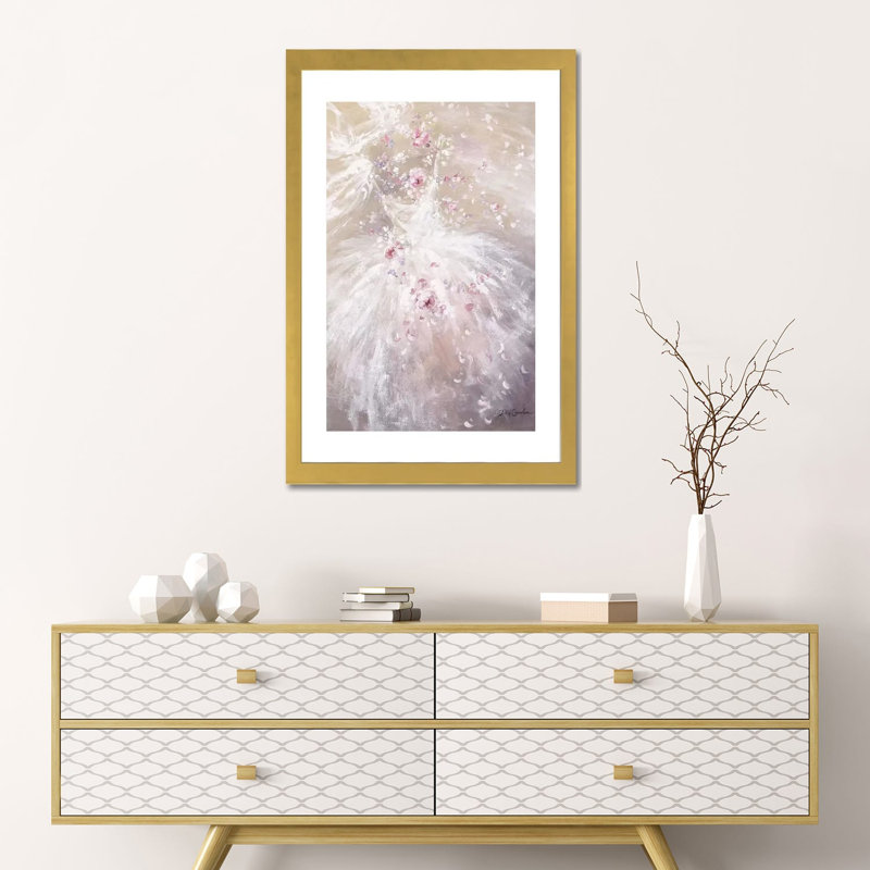 «Rose Dance II» par Debi Coules - reproduction d'art, H 24 po x l 16 po x P 1 po, Papier encadré doré, Blanc