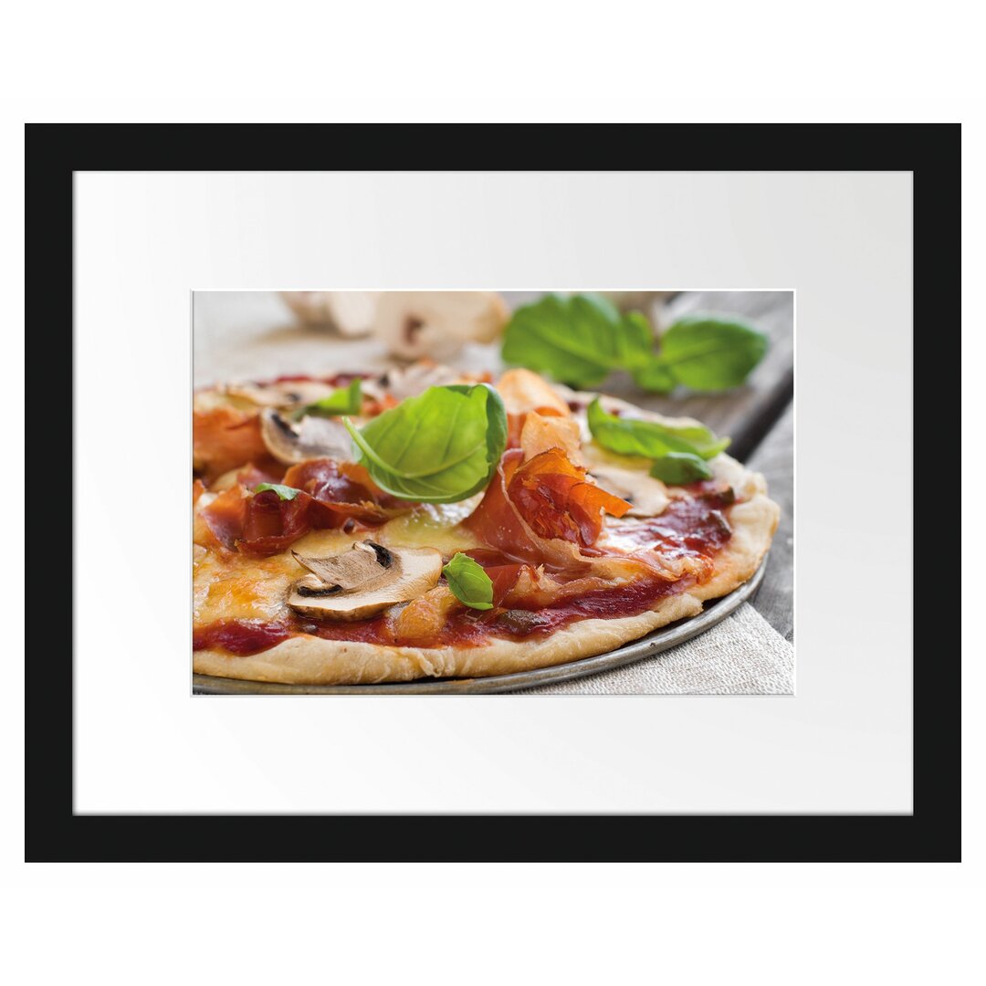 Gerahmtes Poster Pizza mit Schinken und Pilzen