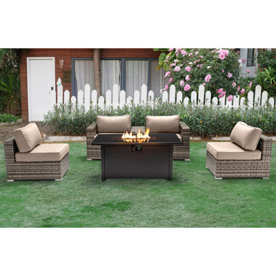 Ensemble de conversation Lsi pour 4 personnes avec coussins Sunbrella et foyer rectangulaire en métal