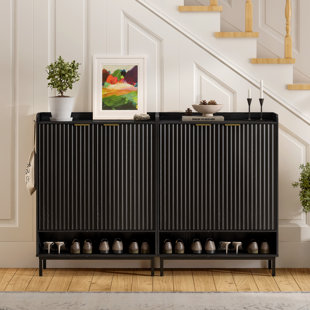 Grande armoire à chaussures avec portes