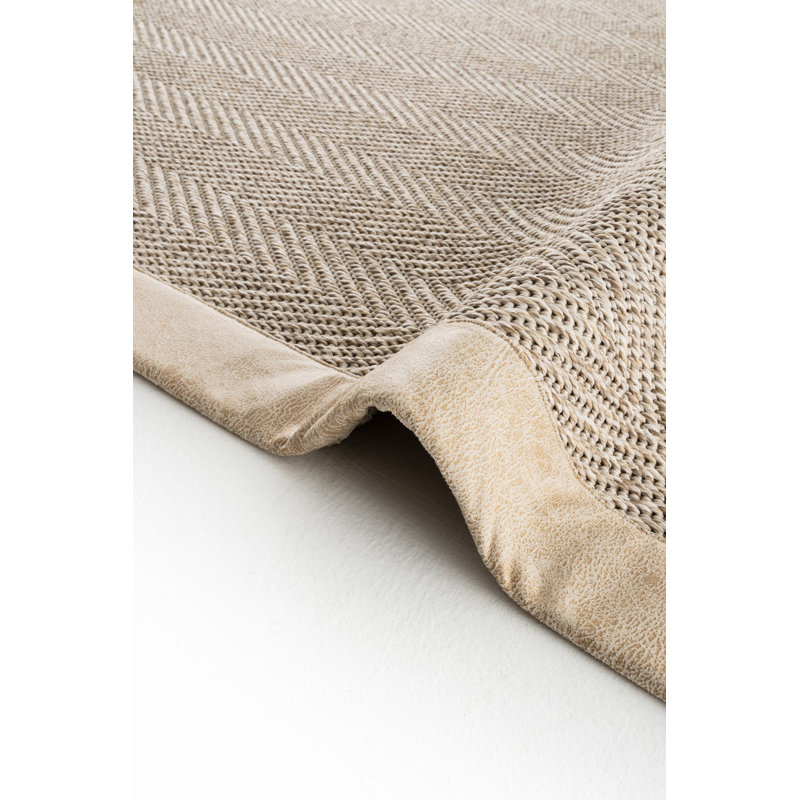 Rheeta Chevron Machine Made Indoor / Outdoor Area Rug, Runner 3'3" x 14'9"