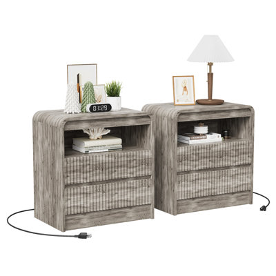  Ensemble de 2 tables de chevet cannelées à 2 tiroirs avec station de charge - Gris - Tables de chevet modernes de 24 pouces avec prise de courant pour chambre à coucher