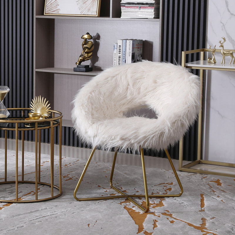 Chaise d'appoint rembourrée en fausse fourrure