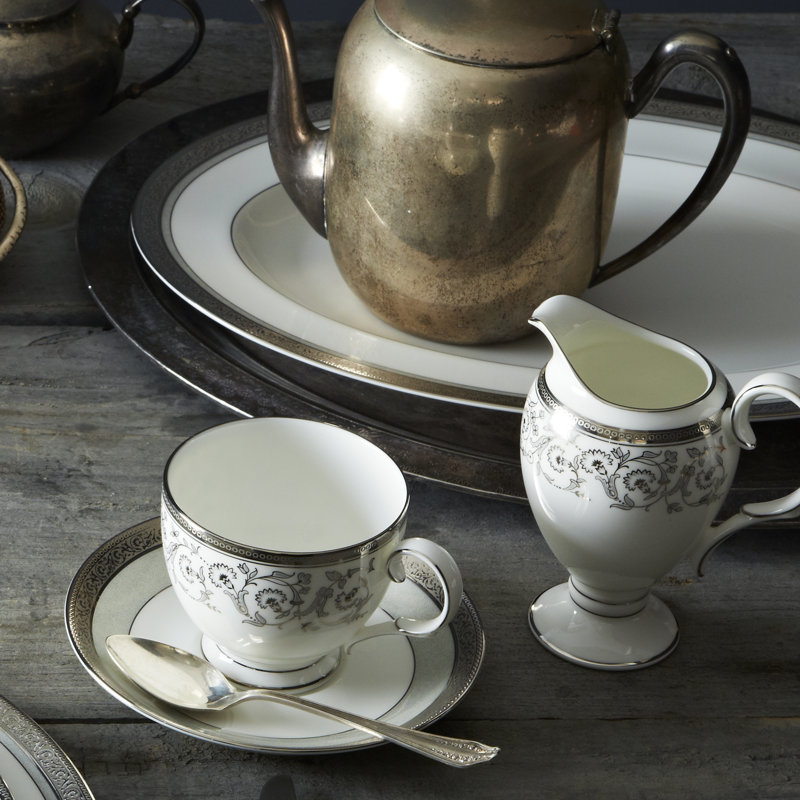 8,25 oz. Noritake Summit Crémier, Platine