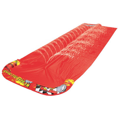 Jouets et jeux gonflables rouges et jaunes