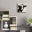  «Daisy Cow» par Elizabeth Tyndall, art mural en verre acrylique, 12 po x 12 po