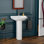 Lavabo de salle de bain piédestal en U en porcelaine vitreuse blanche et trop-plein Anabel