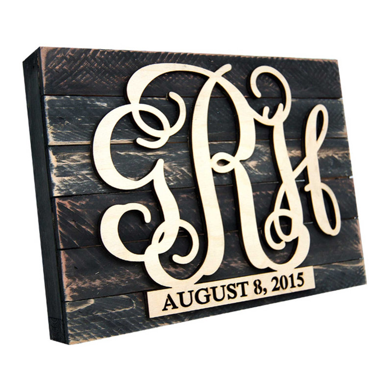 Décoration murale en bloc de bois délavé avec date sur le monogramme, H 9 po x l 12 po, Oui