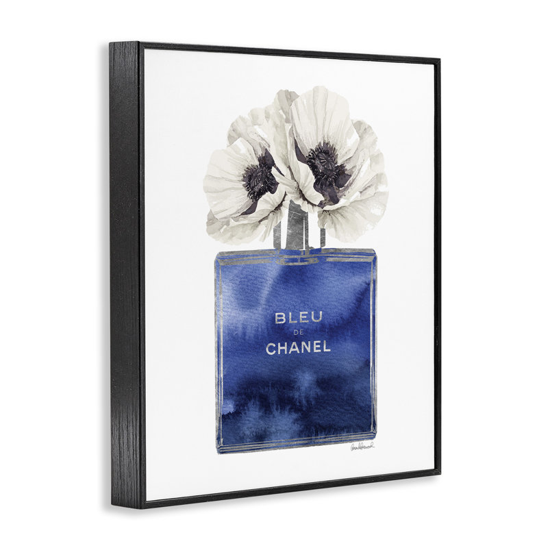 «Blue Watercolor Floral Perfume», estampe numérique encadrée par Amanda Greenwood, Giclée encadrée noir minuit