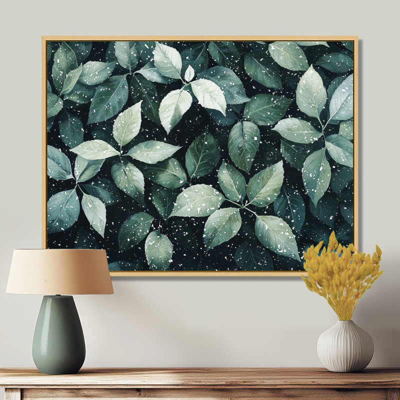 «Evergreen Leaves In Snow I», art mural sur toile, H 34 po x l 44 po, Impression encadrée flottante, Crème, crème