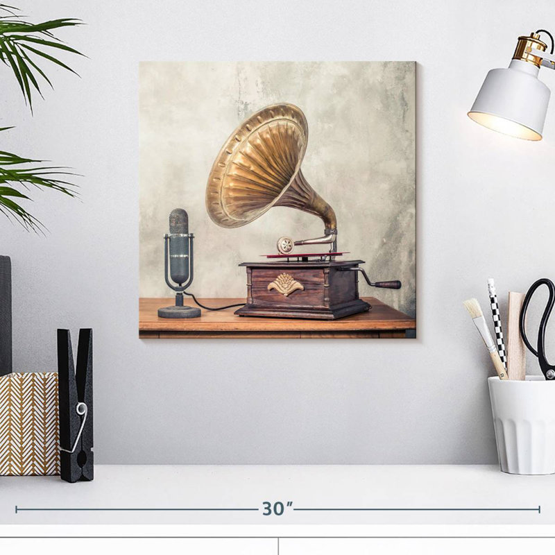 Abarca micro et Gramophone, H 16 po x l 16 po