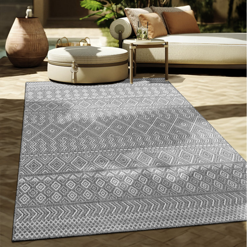 Arlyle Geometric Indoor / Outdoor Rug, Rectangle 5'3" x 7'3"