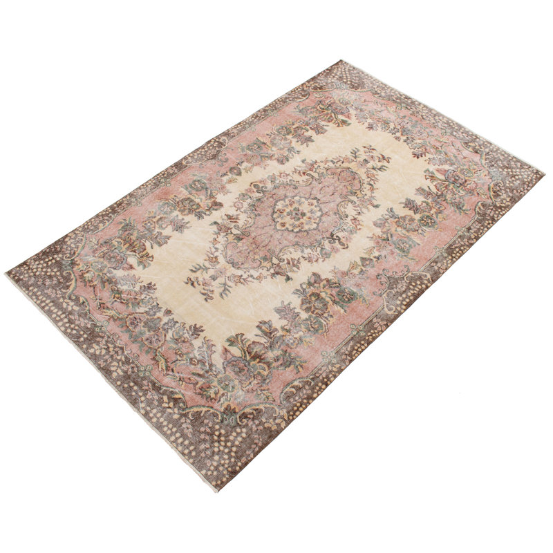 Tapis ivoire Radovinka 5 pi 9 po x 9 pi 3 po