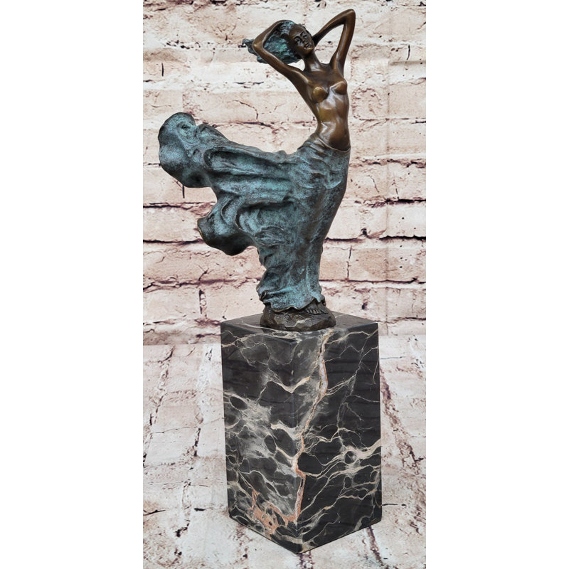 Figurines et sculptures Nikoletta