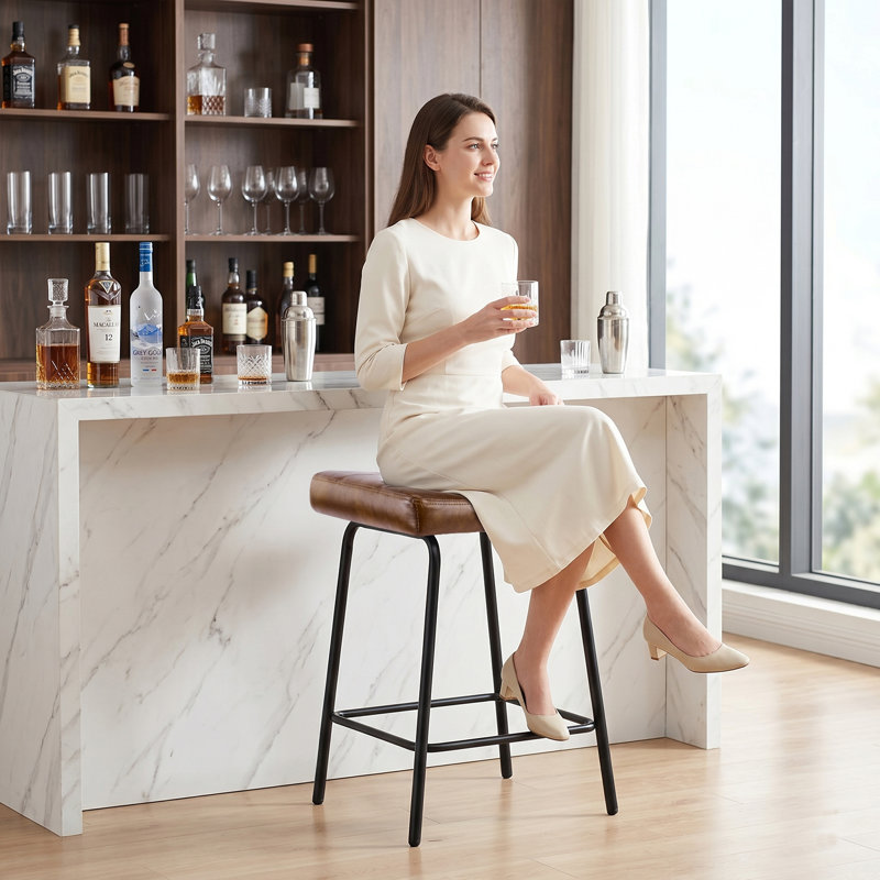 Ensemble de 6 tabourets de comptoir en similicuir de 25,5 po de hauteur, avec tabouret de bar et tabouret à hauteur de comptoir sans dossier avec structure en métal et repose-pieds, jaune brun