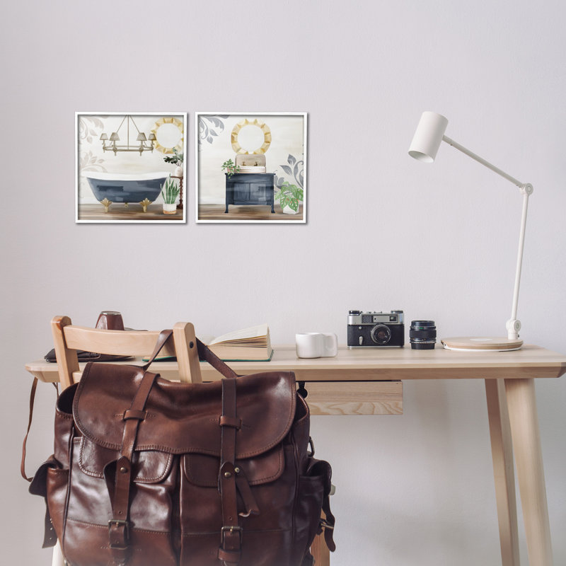 «Chic Bathroom Interior Still Life», ensemble de 2 giclées encadrées par Kim Allen, H 12 po x l 12 po