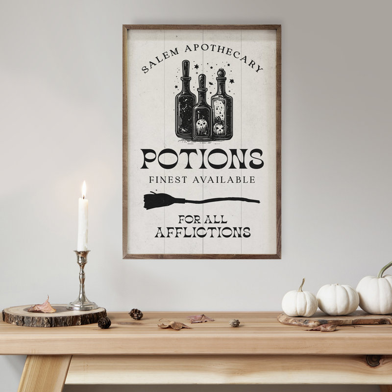 «Potions Finest Disponible» sur bois, H 16 po x l 10 po x P 1,17 po