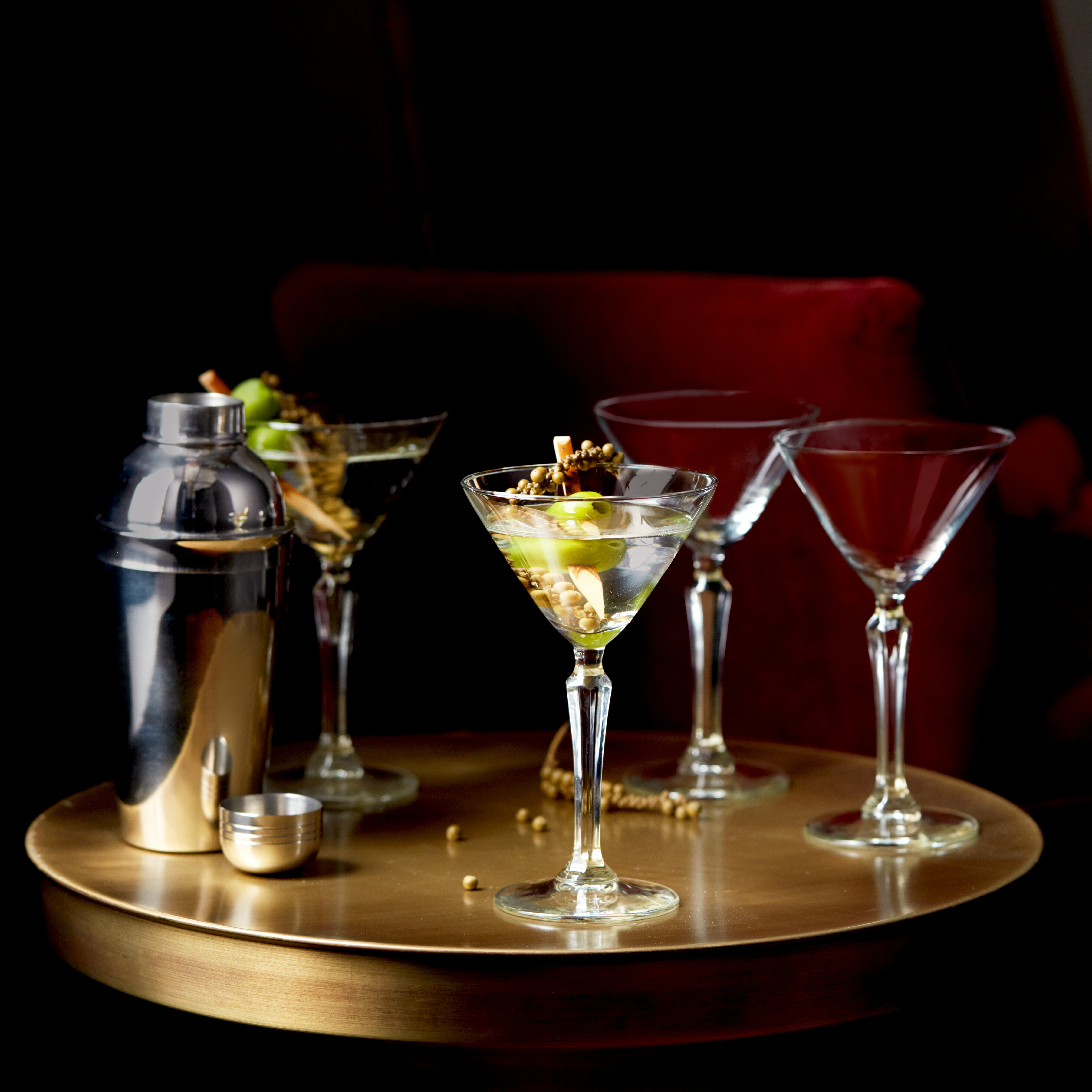 https://assets.wfcdn.com/im/21016345/compr-r85/7882/78827999/libbey-capone-5-piece-entertaining-set-with-martini-glasses-and-shaker.jpg