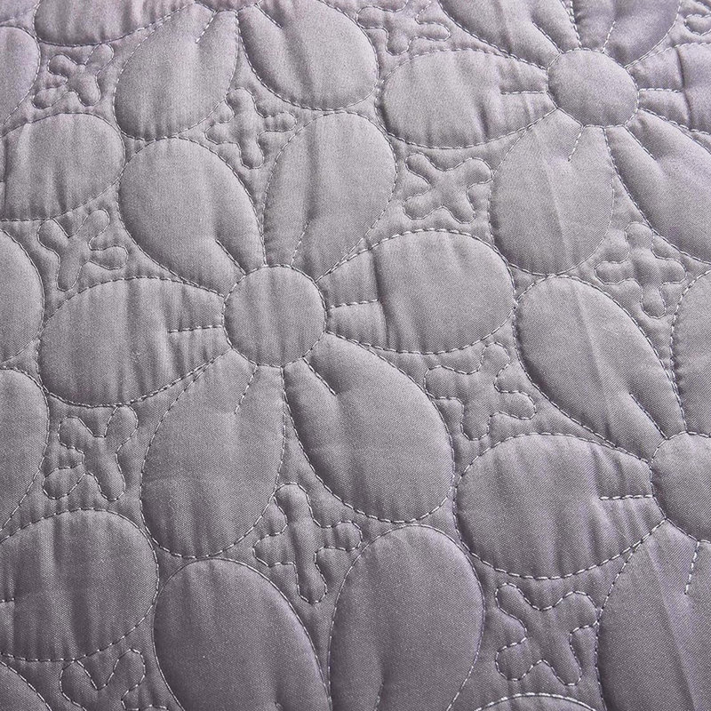 Taies décoratives matelassées à motif floral, Gris, 20 po x 26 po