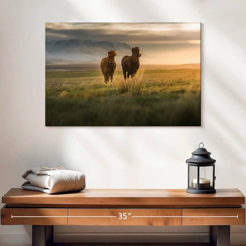 Brampt se promenant à cheval en Islande, H 16 po x l 24 po