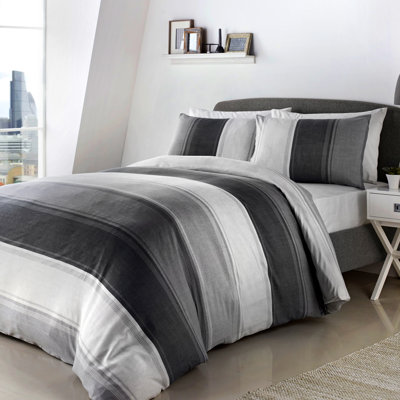 Polyester Striped Duvet Cover Set with Pillowcases