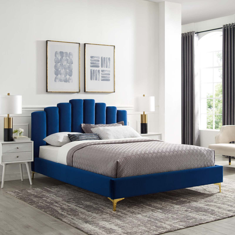 Grand lit plateforme en velours Olivia, Blanc