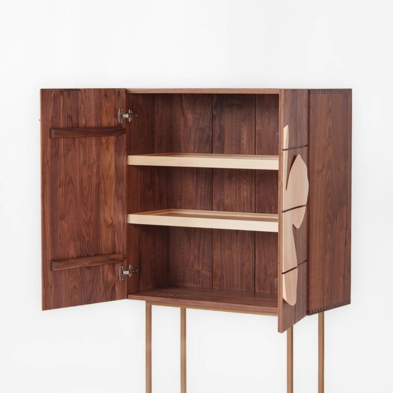 Large-Capacity High-End Sideboard