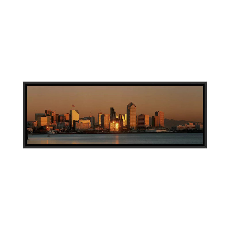 «San Diego Skyline at Sunset», reproduction de photo sur toile, H 12 po x l 36 po x P 1,5 po, Cadre noir
