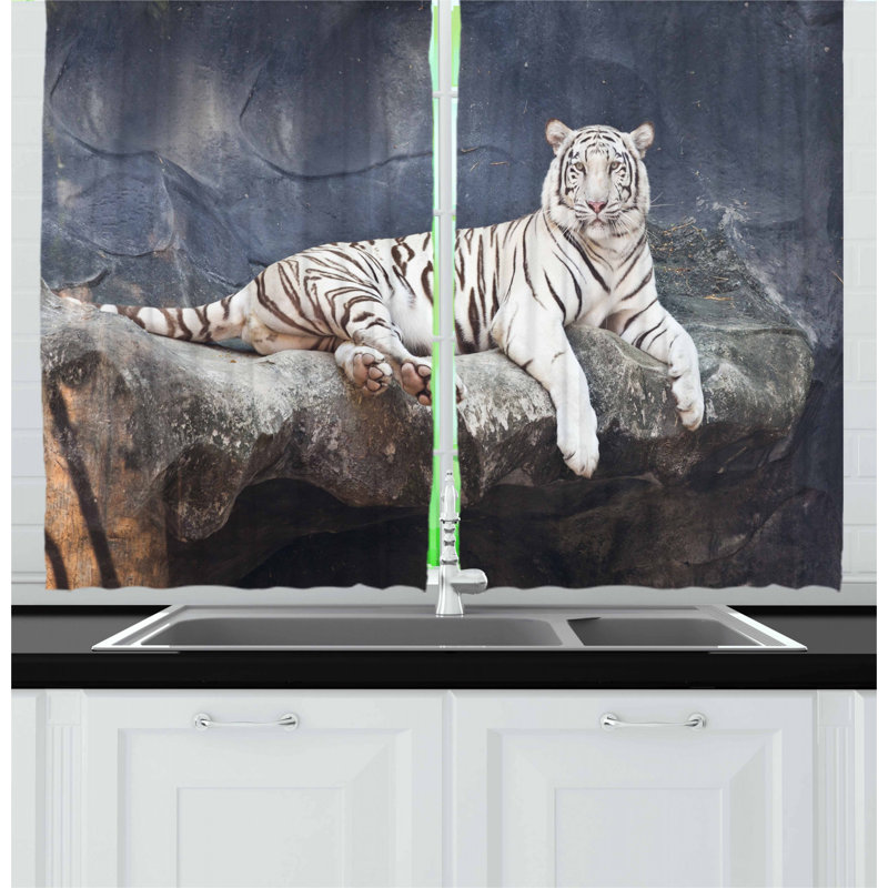 Pointed Kitchen Curtain
